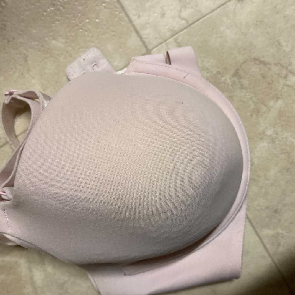 Bras - Picture 2 of 2